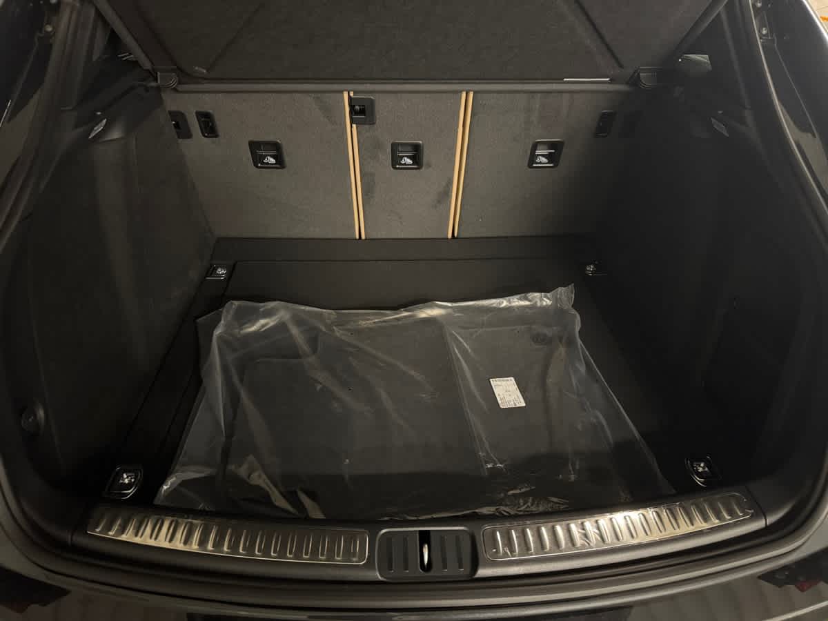 new 2026 Porsche Macan car