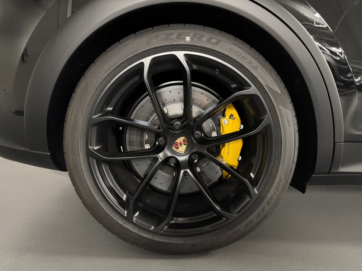 new 2025 Porsche Cayenne car