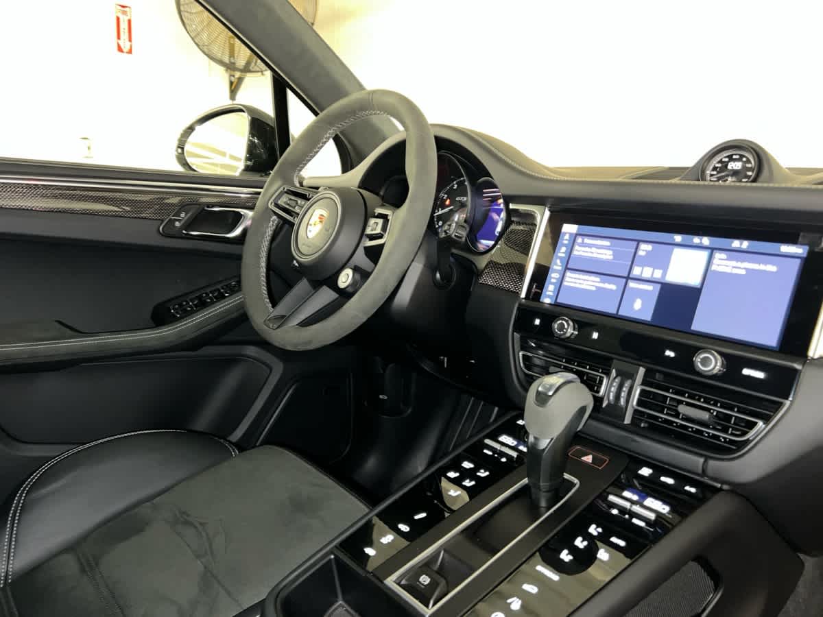 2025 Porsche Macan GTS - Photo 25