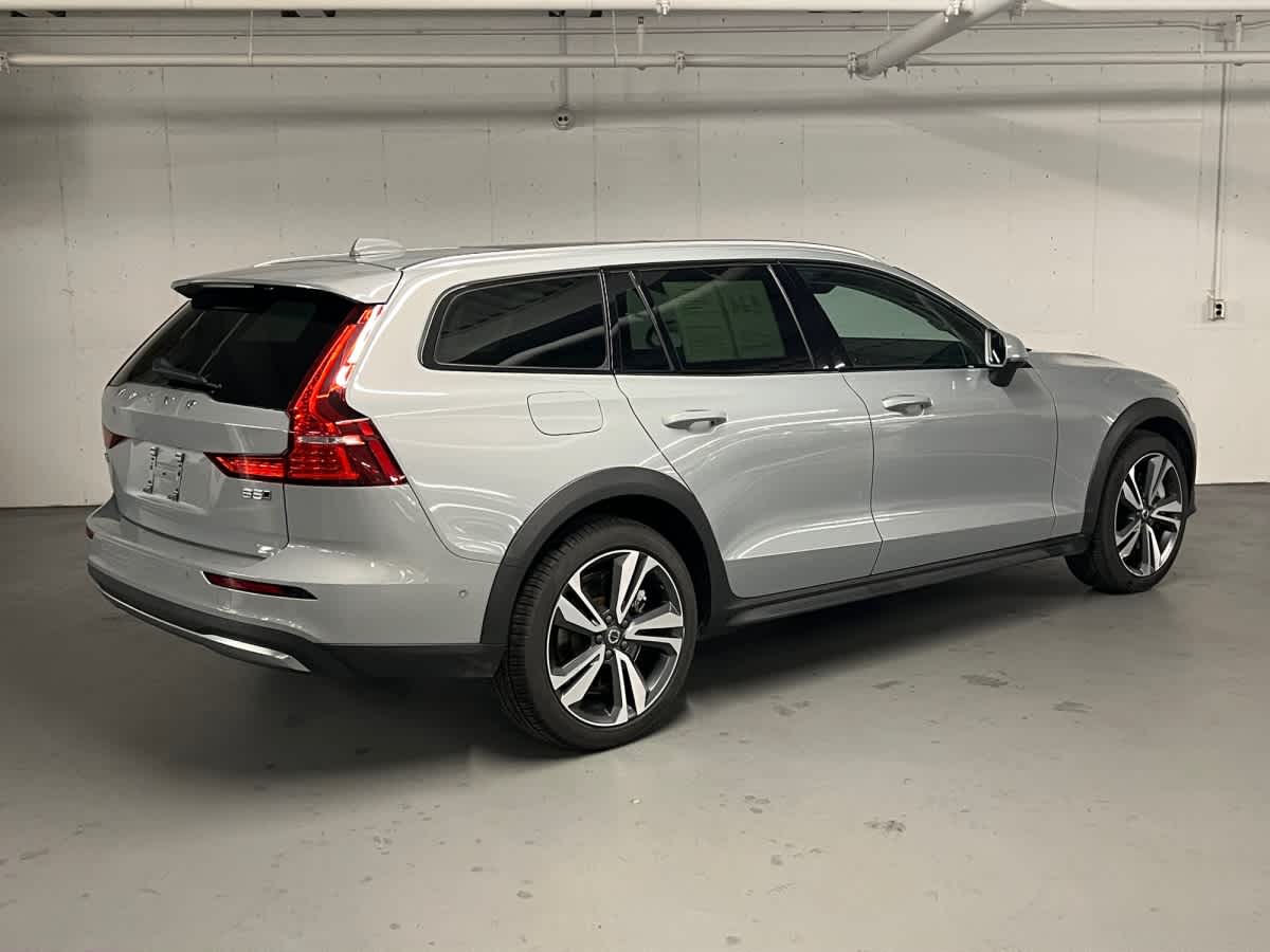 used 2025 Volvo V60 Cross Country car, priced at $37,997
