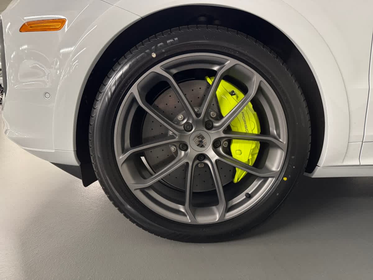 new 2025 Porsche Cayenne car