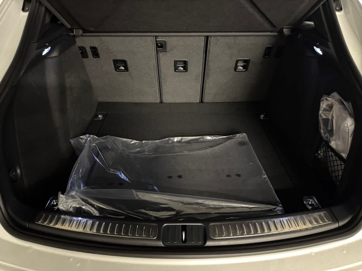 new 2026 Porsche Macan car