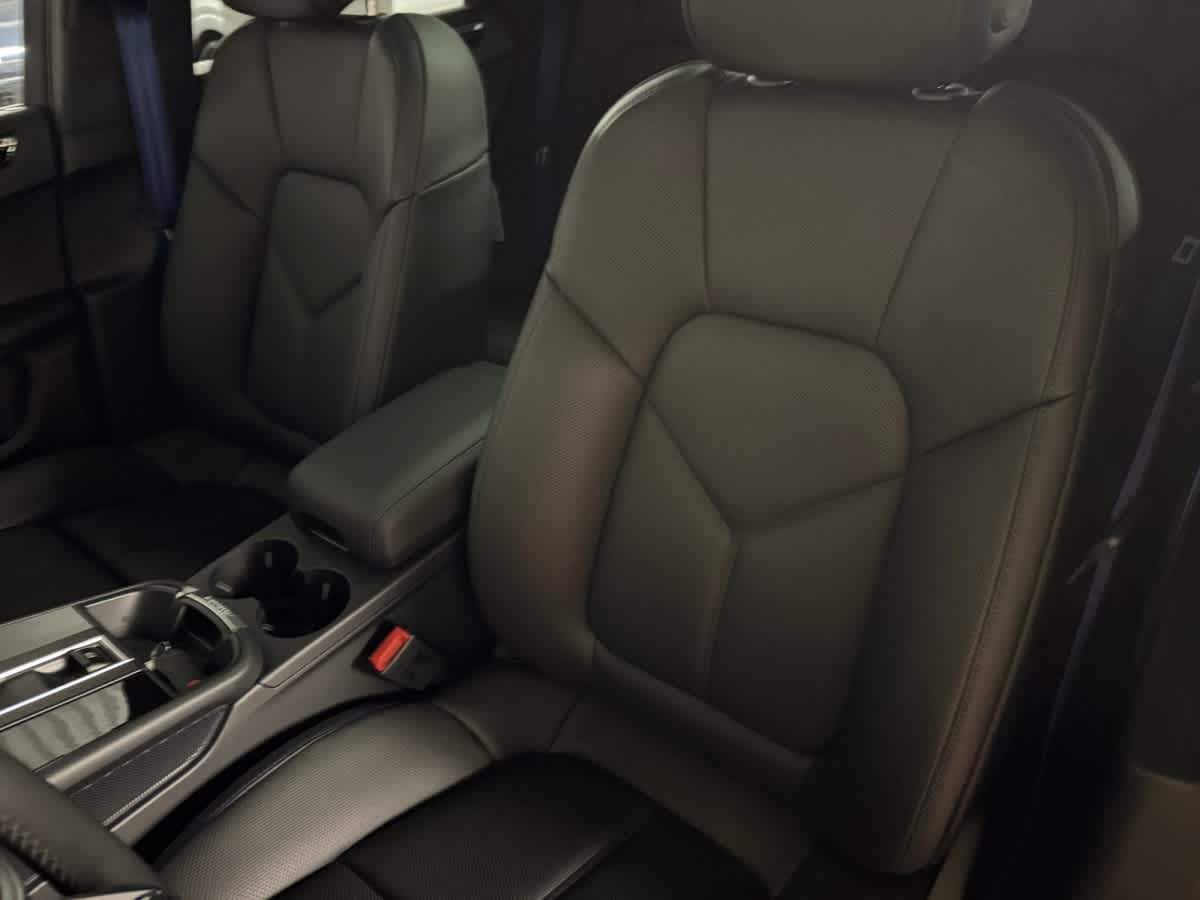 2026 Porsche Macan - Photo 17