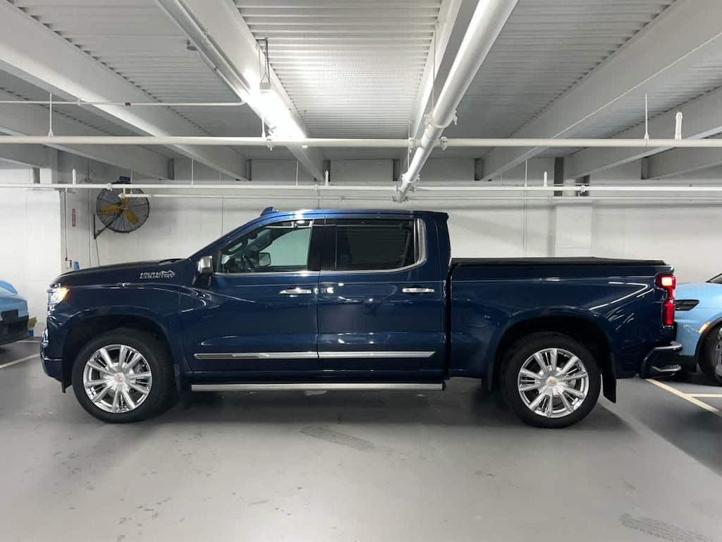 Used 2022 Chevrolet Silverado 1500 High Country 4WD Crew Cab 147 Truck