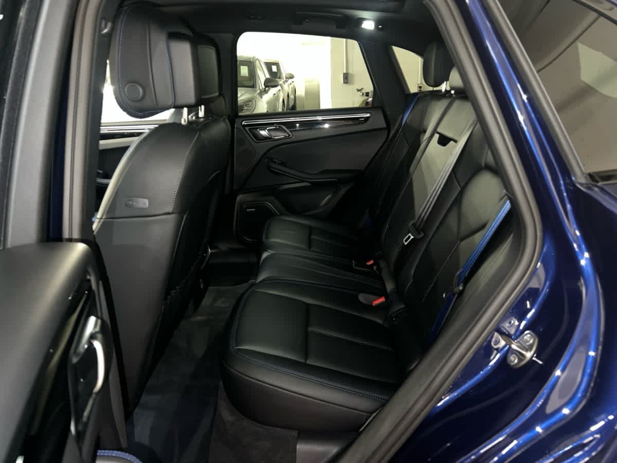 2026 Porsche Macan T - Photo 17