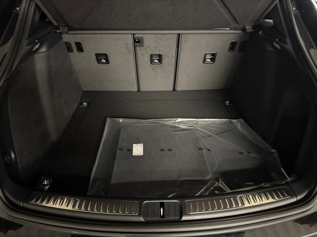 new 2026 Porsche Macan car