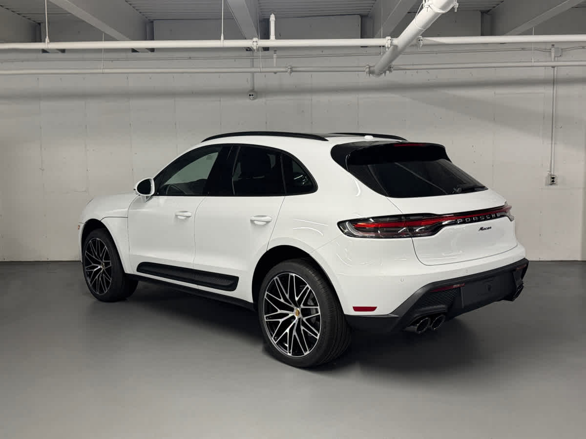 2026 Porsche Macan T photo 3