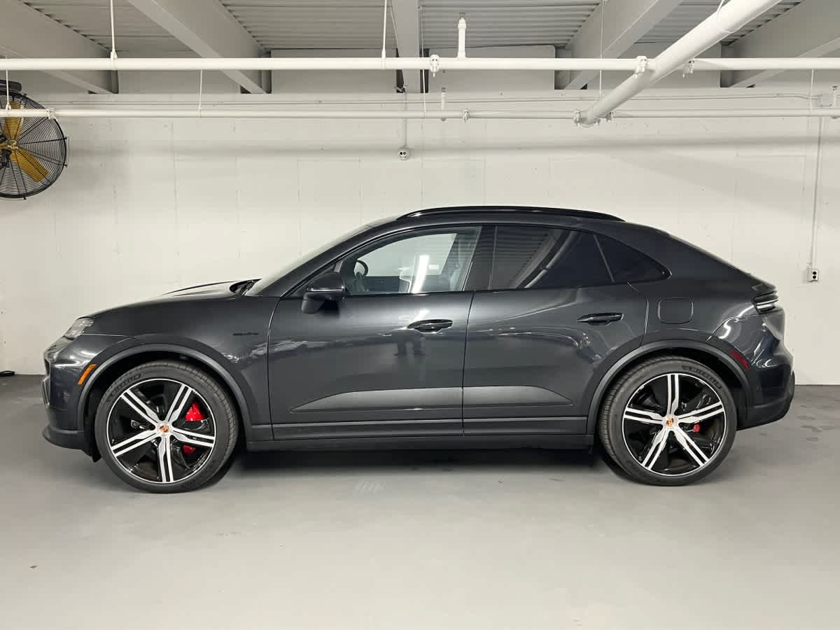 new 2026 Porsche Macan car
