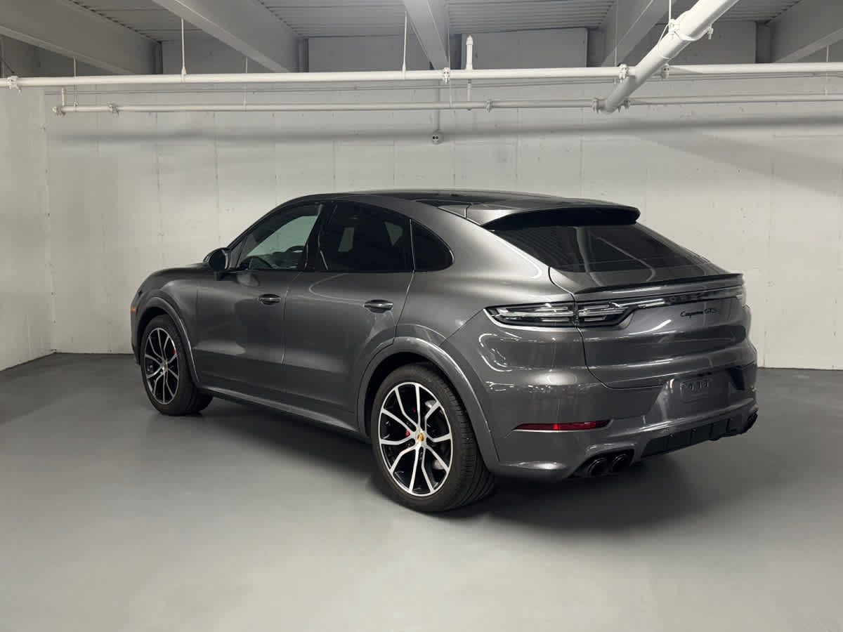 2021 Porsche Cayenne GTS Coupe photo 3