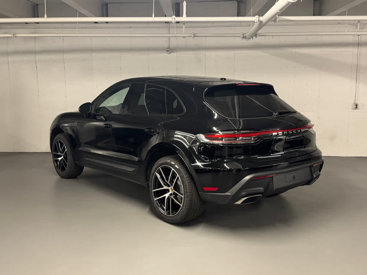 2026 Porsche Macan T photo 3