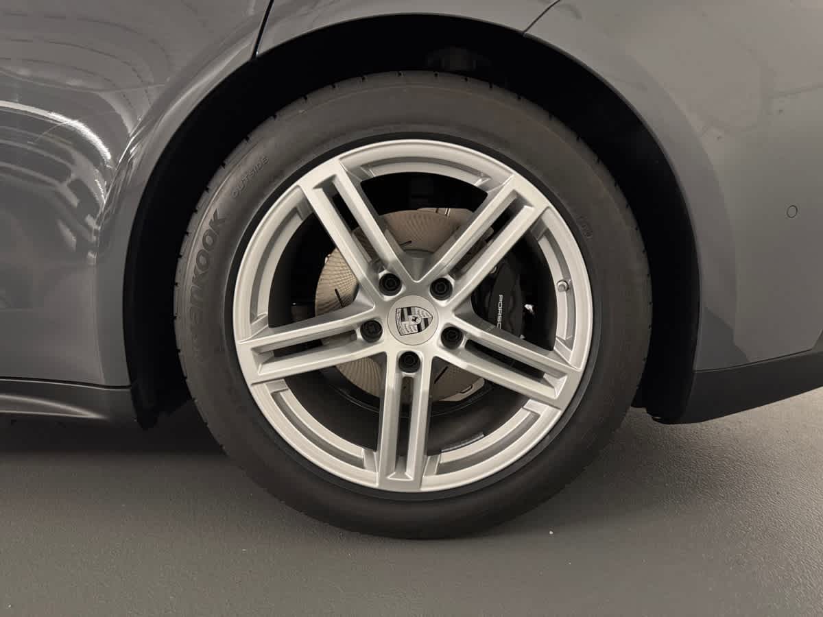 new 2025 Porsche Panamera car