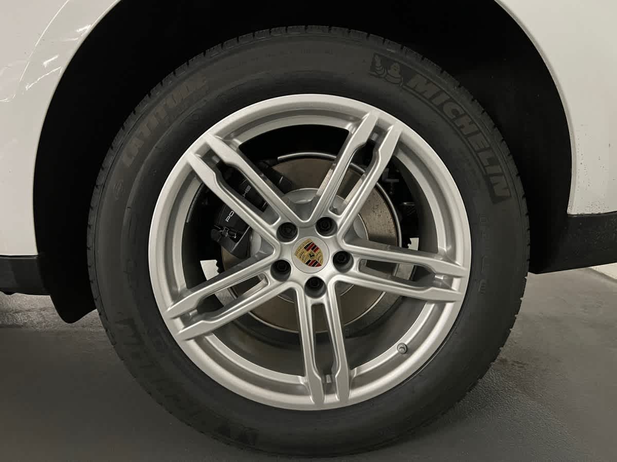 new 2026 Porsche Macan car