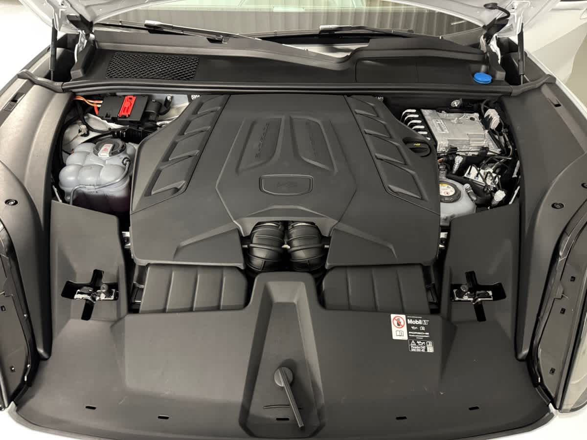 new 2025 Porsche Cayenne car