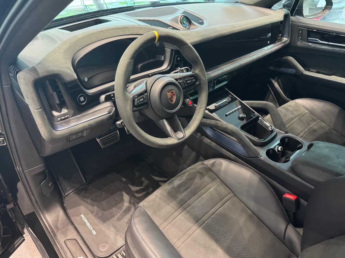 2025 Porsche Cayenne Turbo GT photo 2