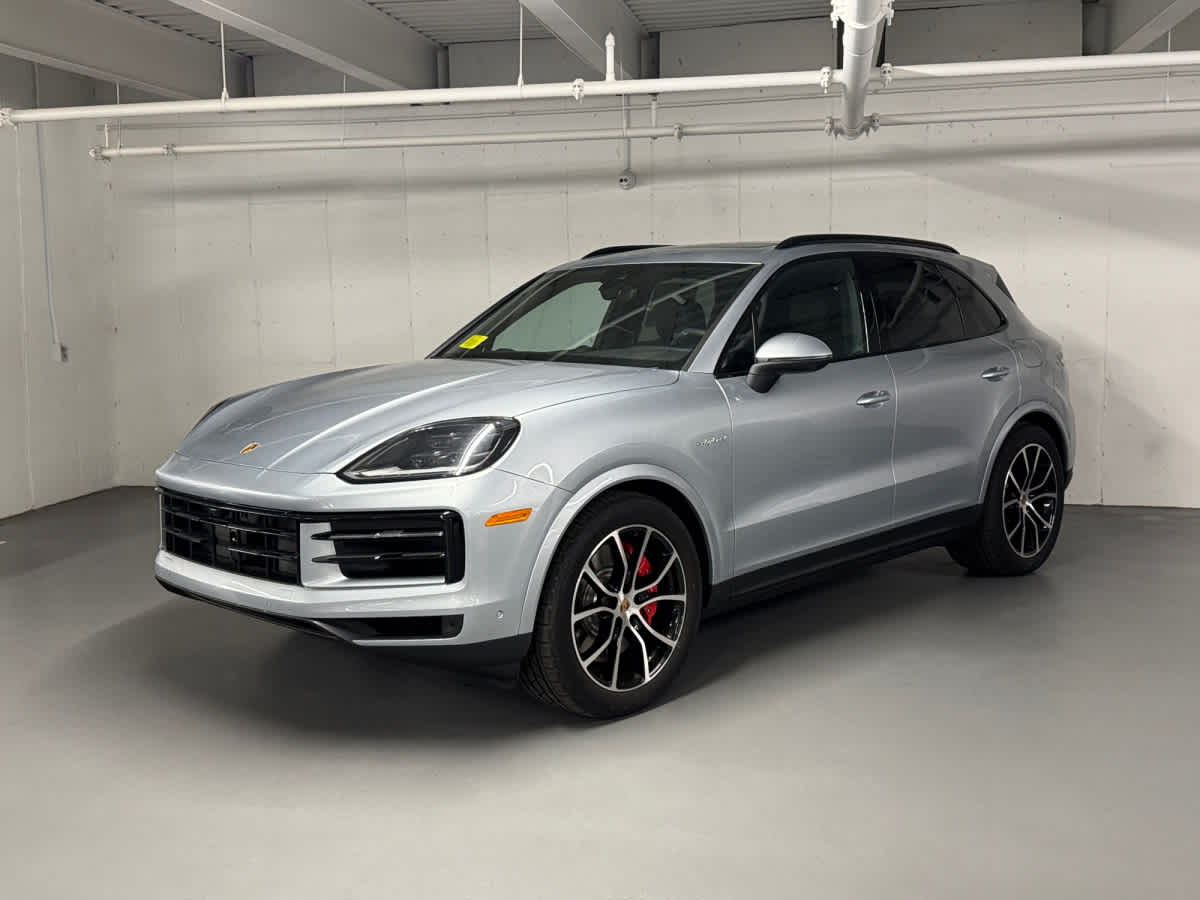 new 2025 Porsche Cayenne car