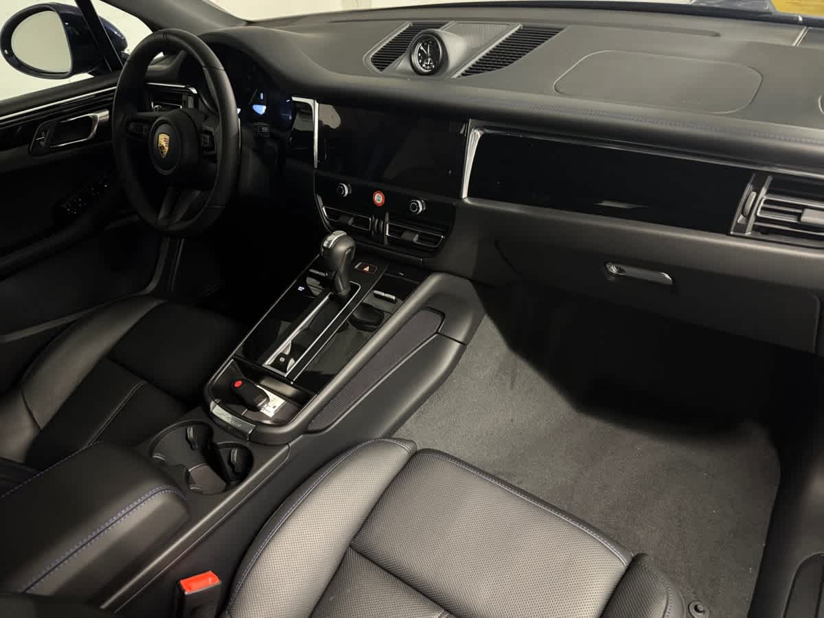 2026 Porsche Macan - Photo 25
