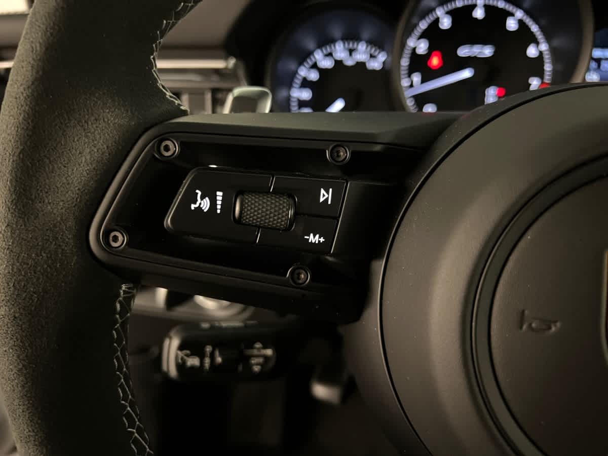 2025 Porsche Macan GTS - Photo 27