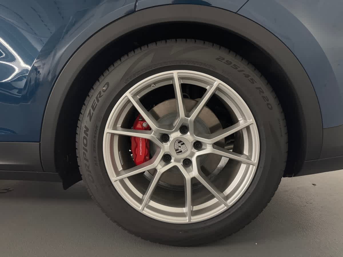 new 2025 Porsche Cayenne car