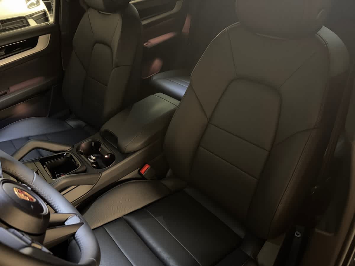 new 2025 Porsche Cayenne car