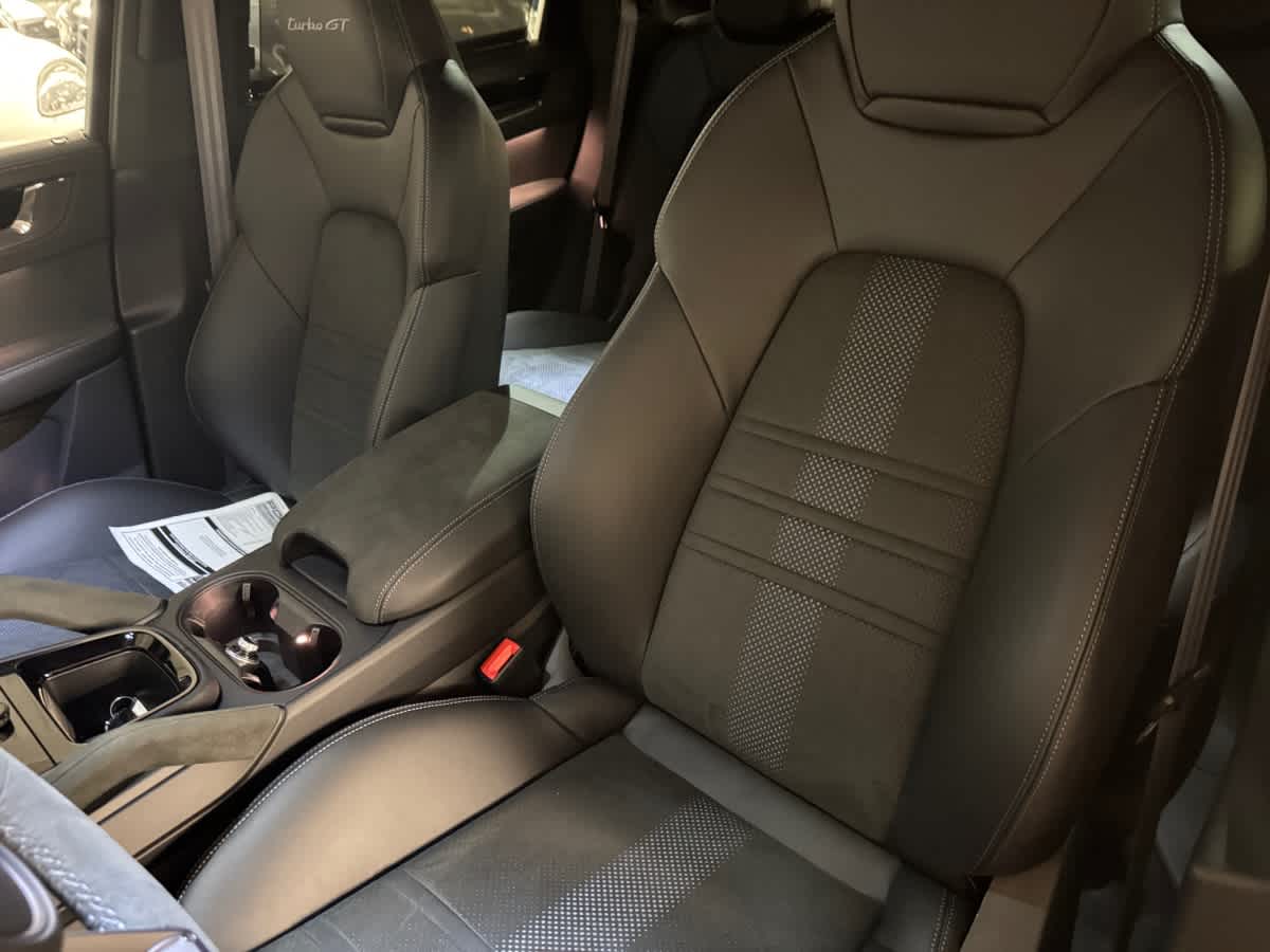 new 2025 Porsche Cayenne car