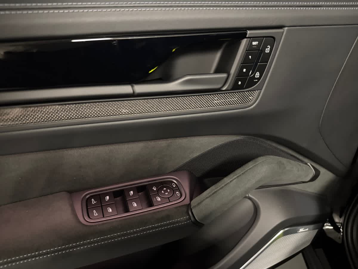 new 2025 Porsche Cayenne car