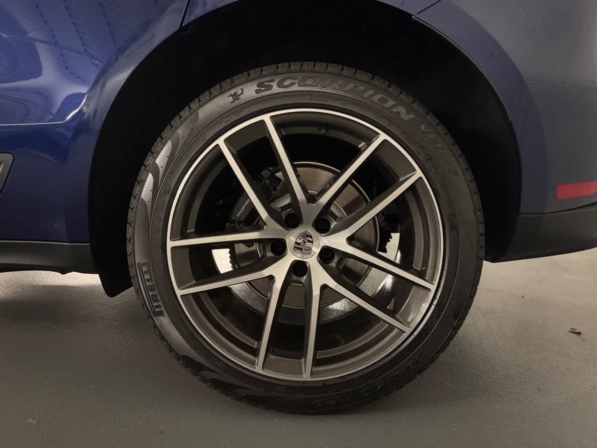 2026 Porsche Macan - Photo 10