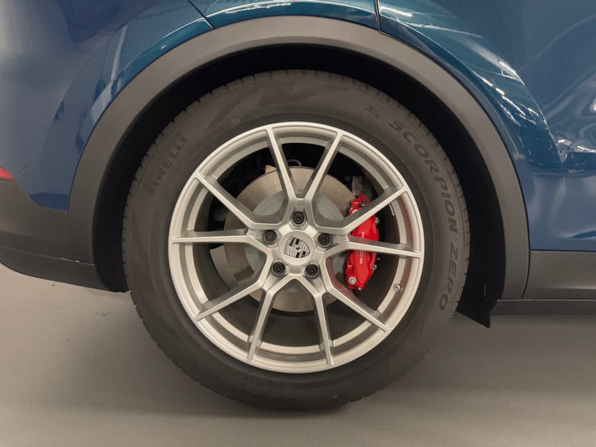new 2025 Porsche Cayenne car