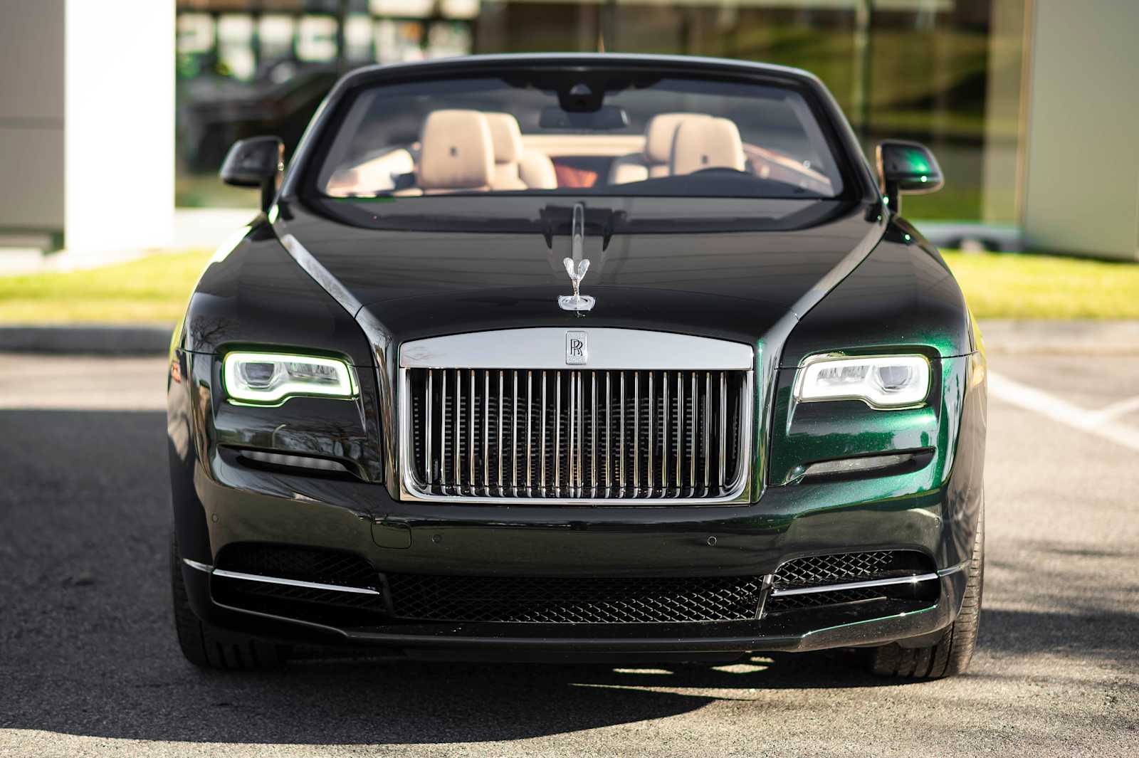 2017 Rolls Royce Dawn photo 2