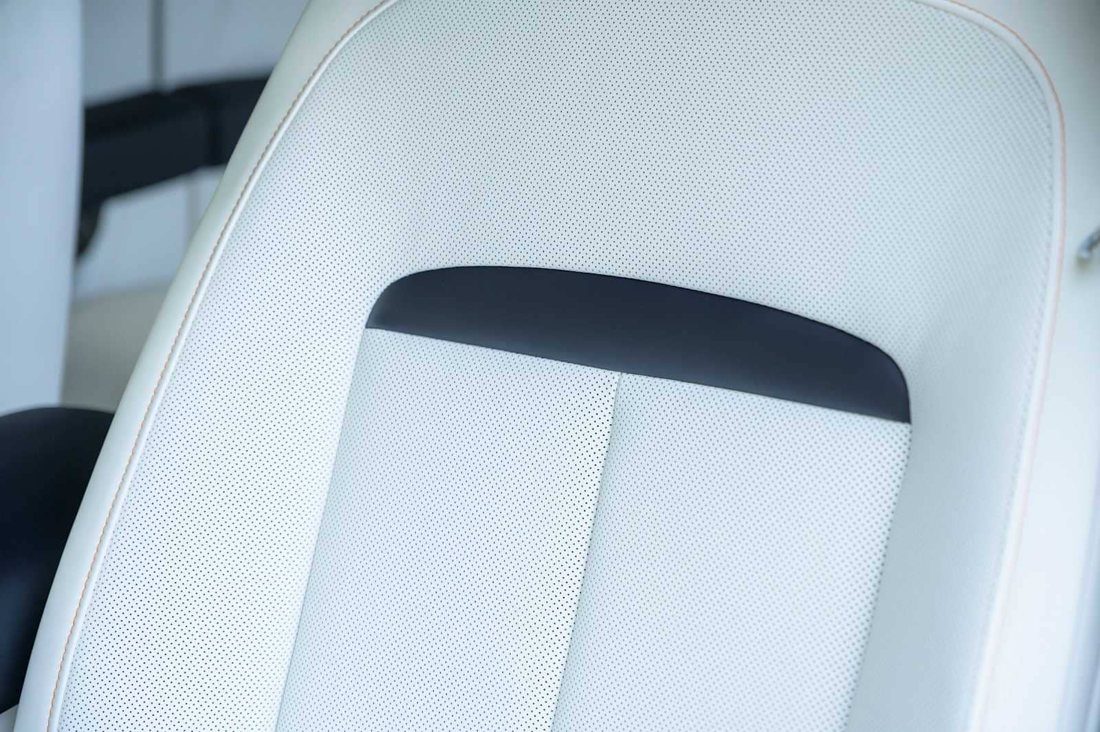 2027 Rolls-Royce Cullinan Base - Photo 34