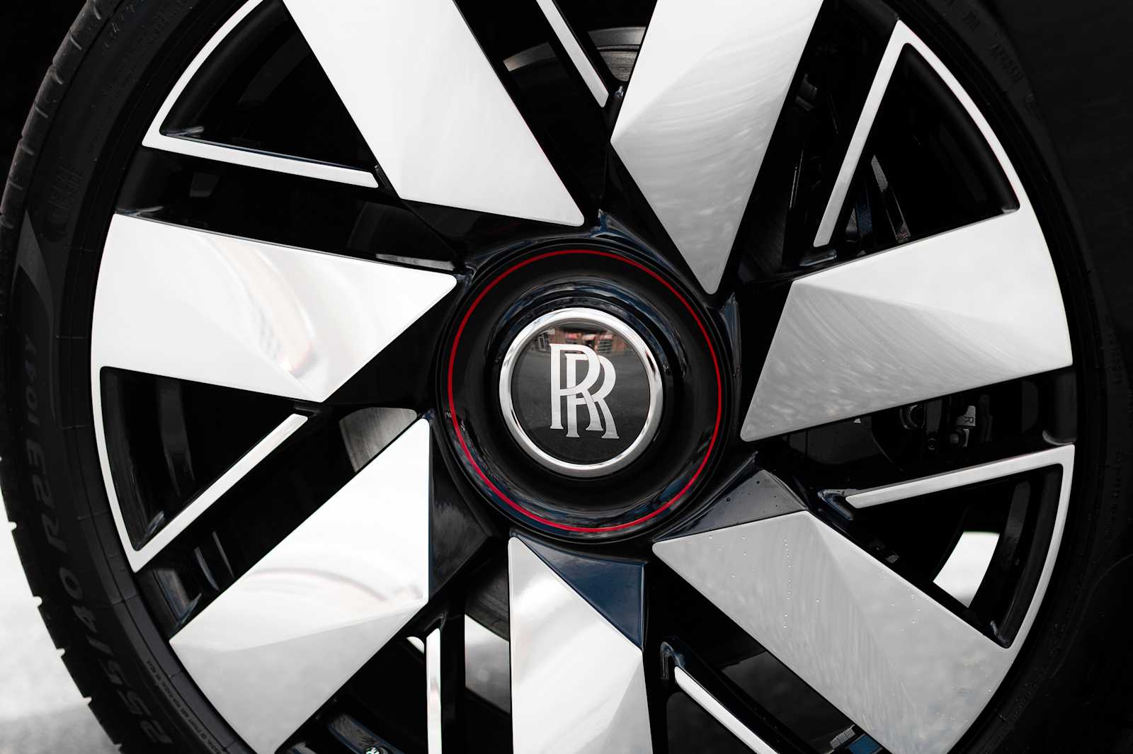 2026 Rolls-Royce Cullinan Base - Photo 20