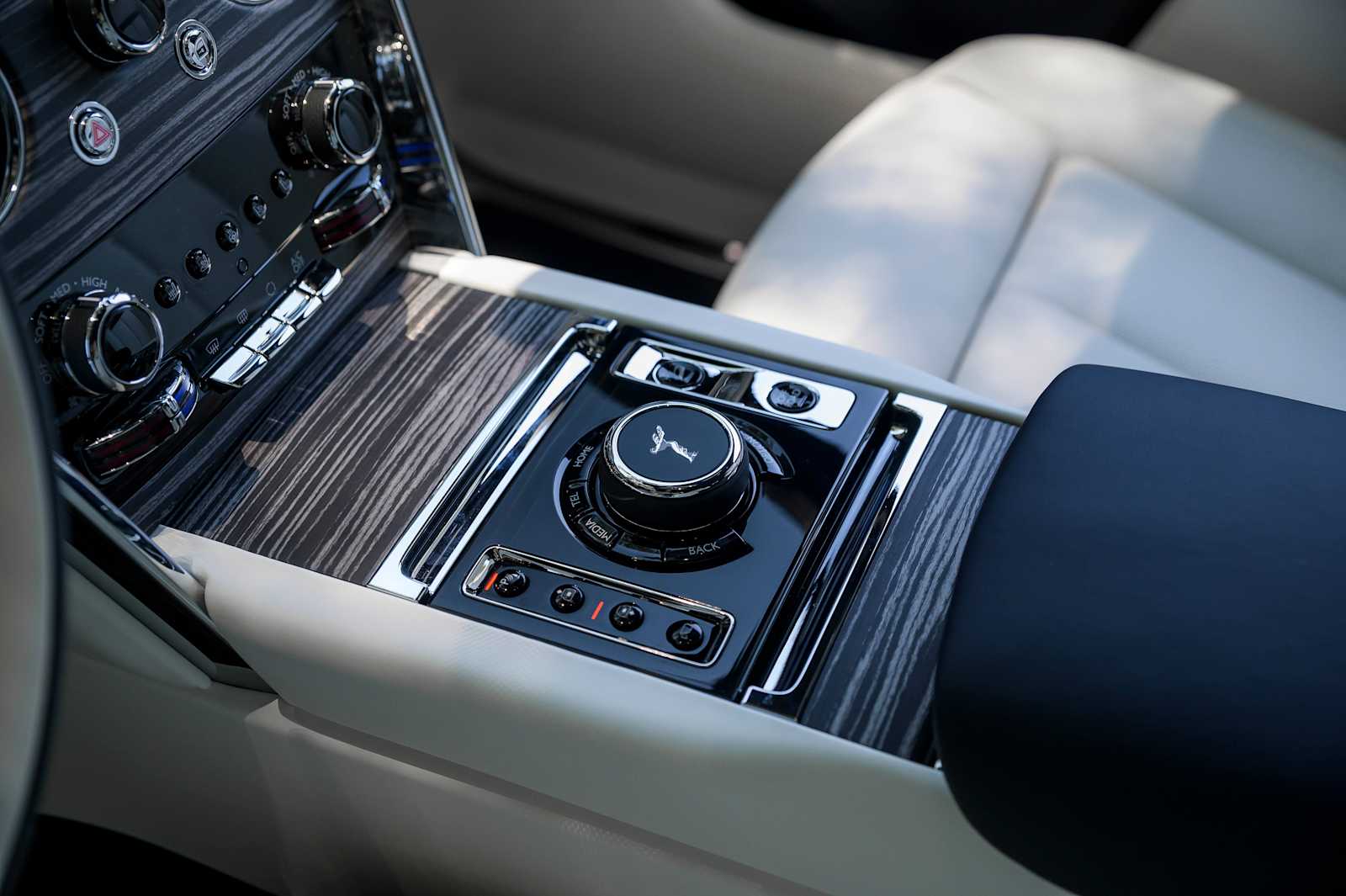 2027 Rolls-Royce Cullinan Base - Photo 32