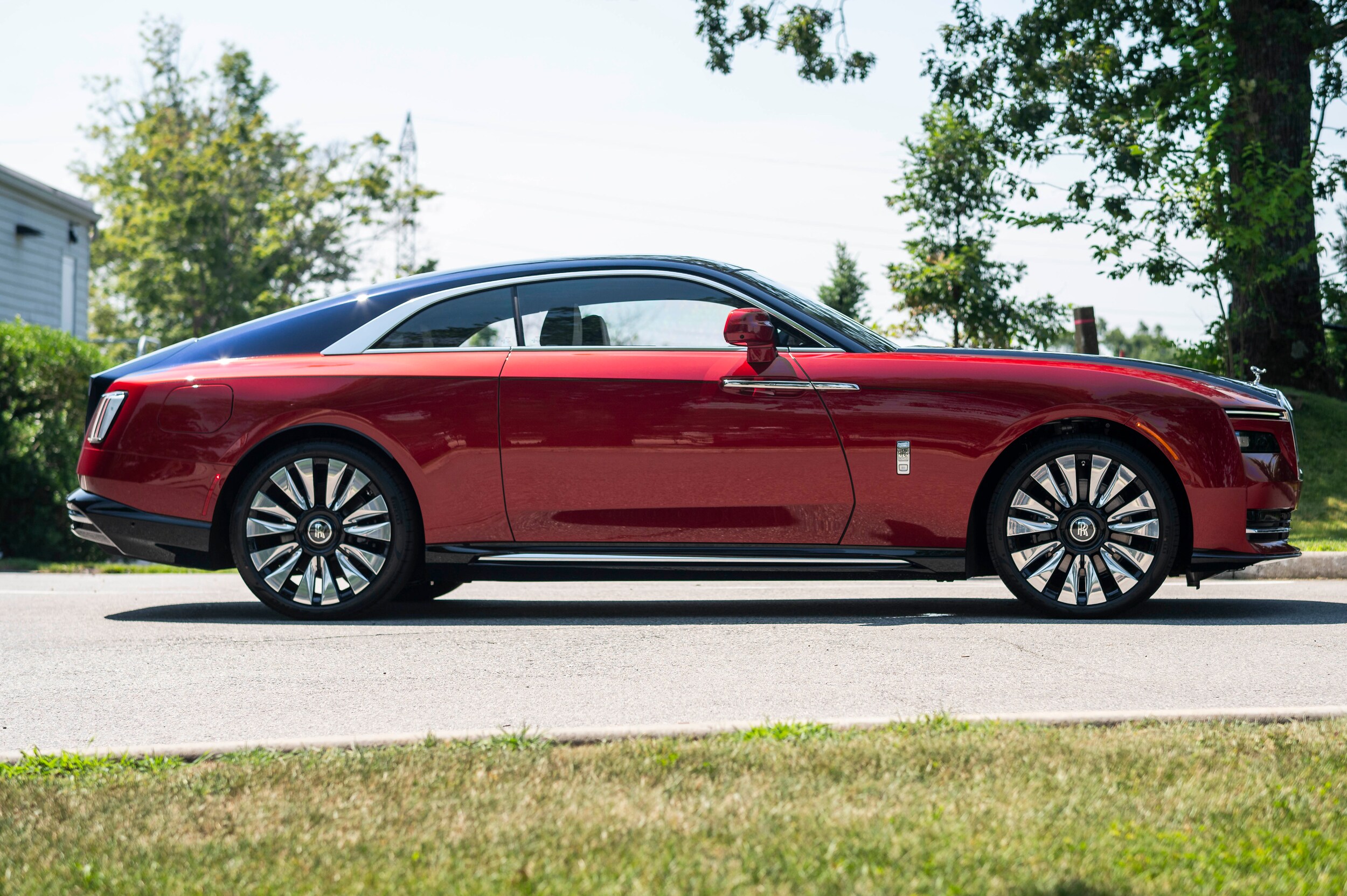 2025 Rolls Royce Spectre photo 3