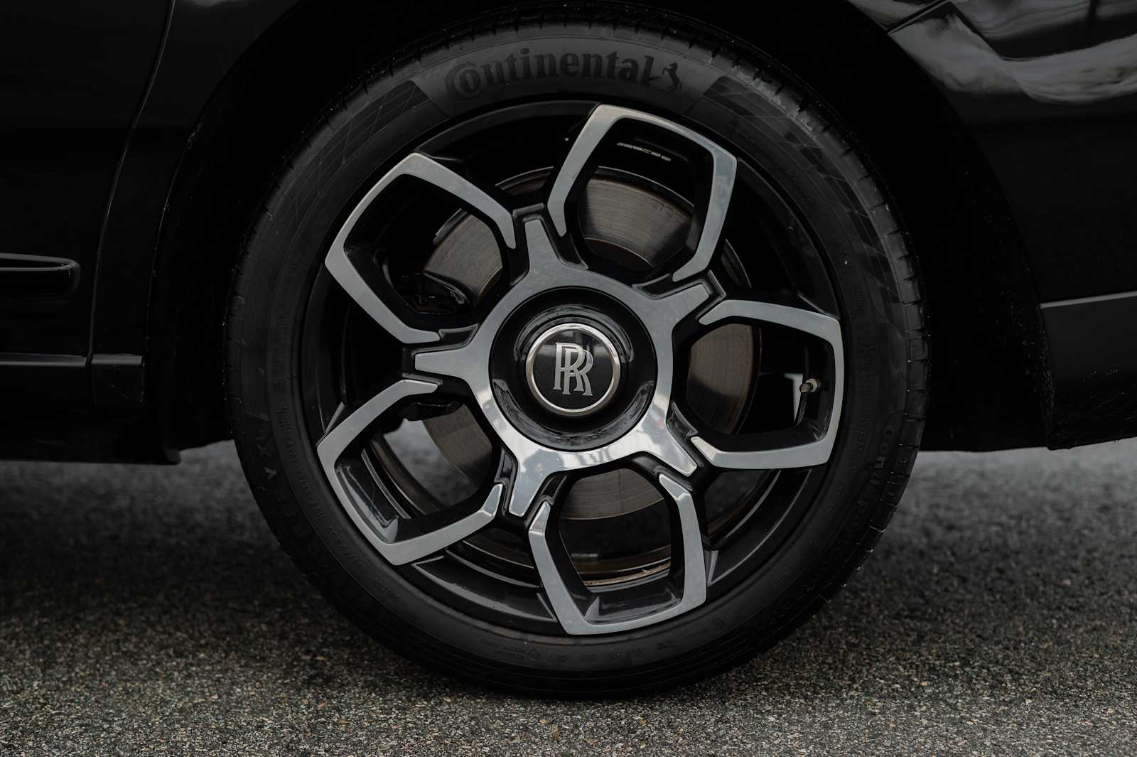 used 2022 Rolls-Royce Cullinan car, priced at $272,500