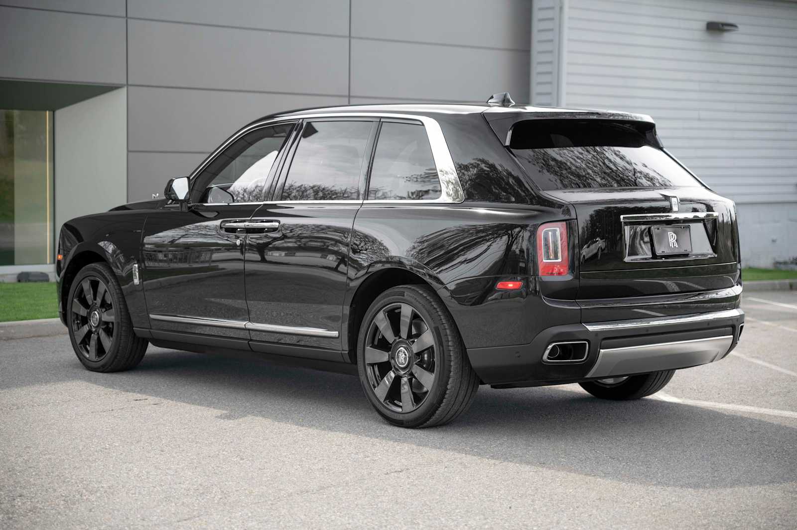 used 2023 Rolls-Royce Cullinan car, priced at $315,988