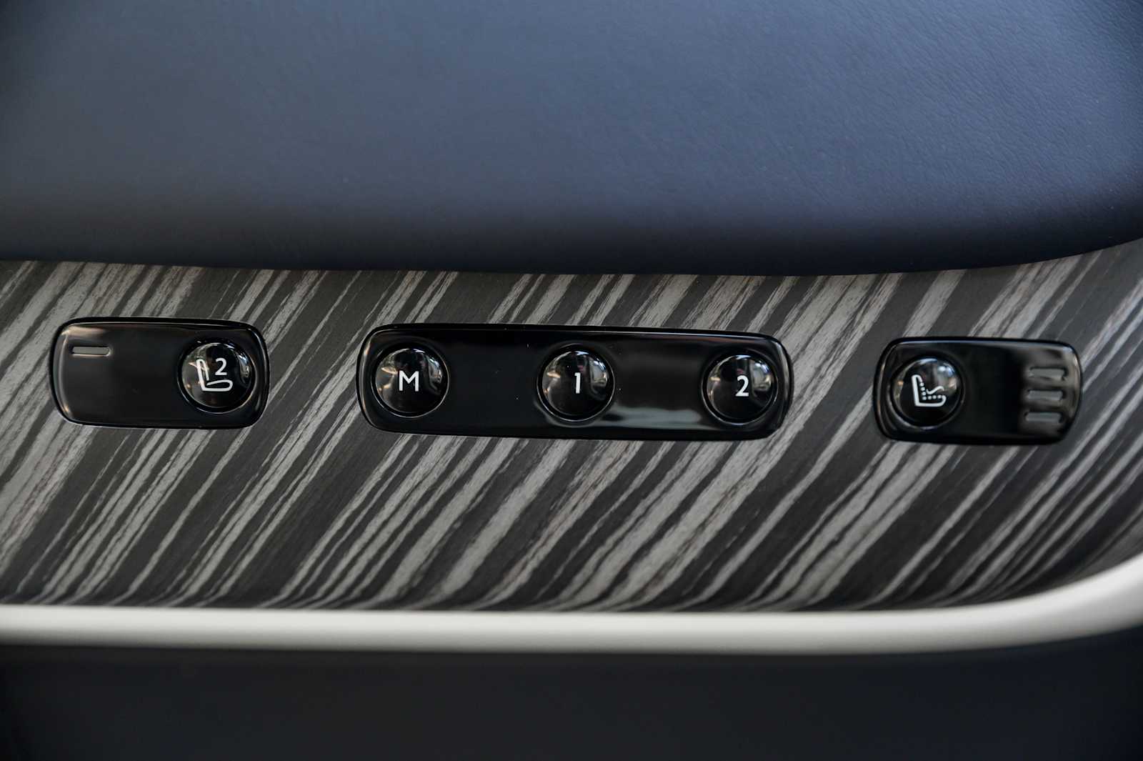 2027 Rolls-Royce Cullinan Base - Photo 30