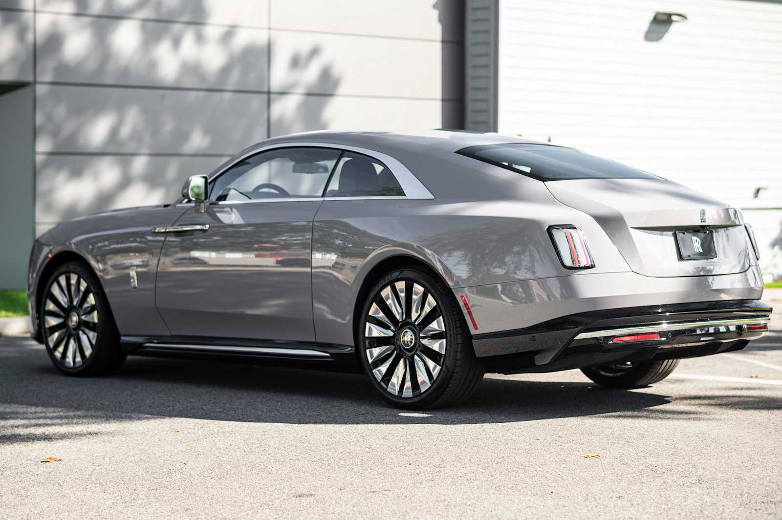 2024 Rolls Royce Spectre RR photo 2