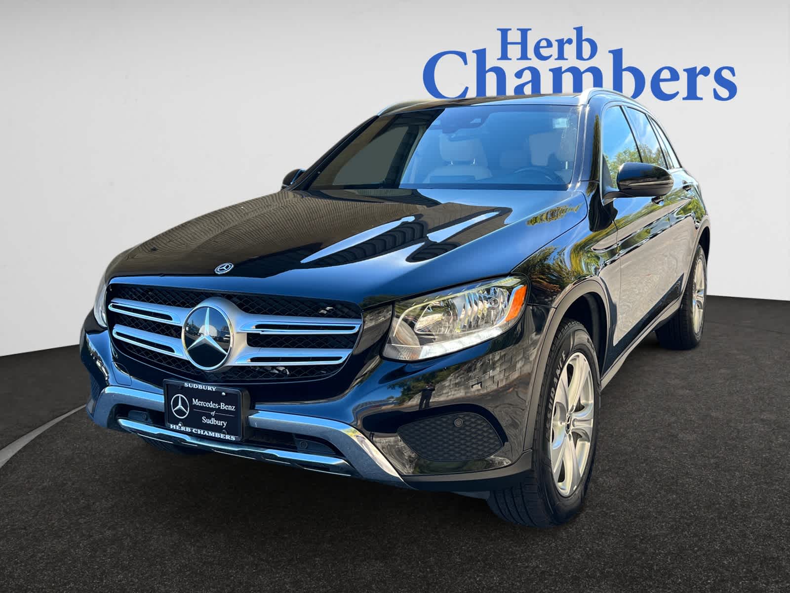 2018 Mercedes Benz GLC 300 4MATIC photo 4