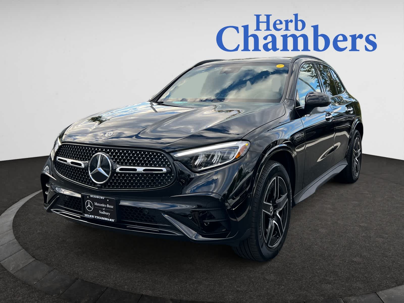 2025 Mercedes Benz GLC 300 4MATIC photo 4