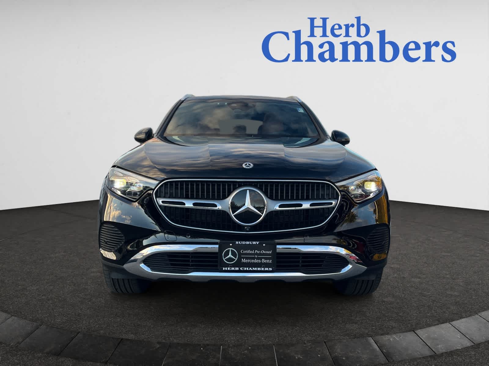 2025 Mercedes Benz GLC 300 4MATIC photo 2