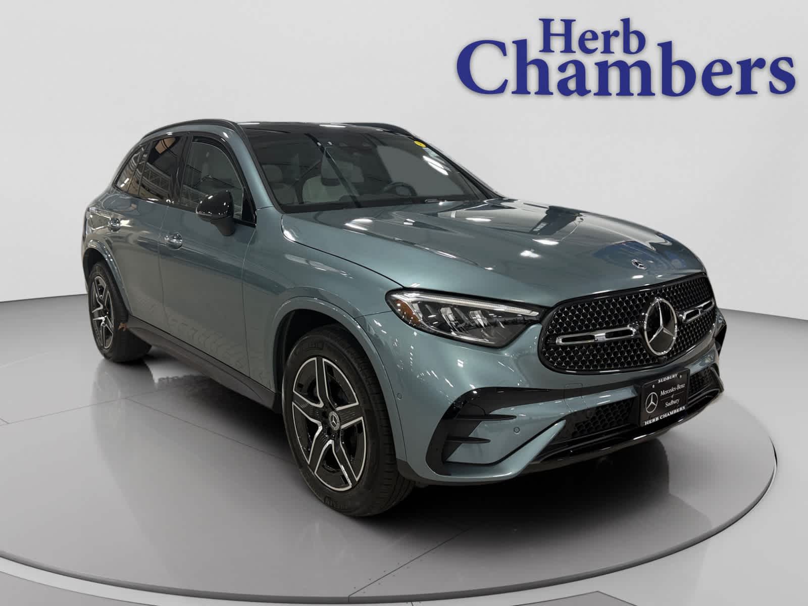 2025 Mercedes-Benz GLC Base's photo