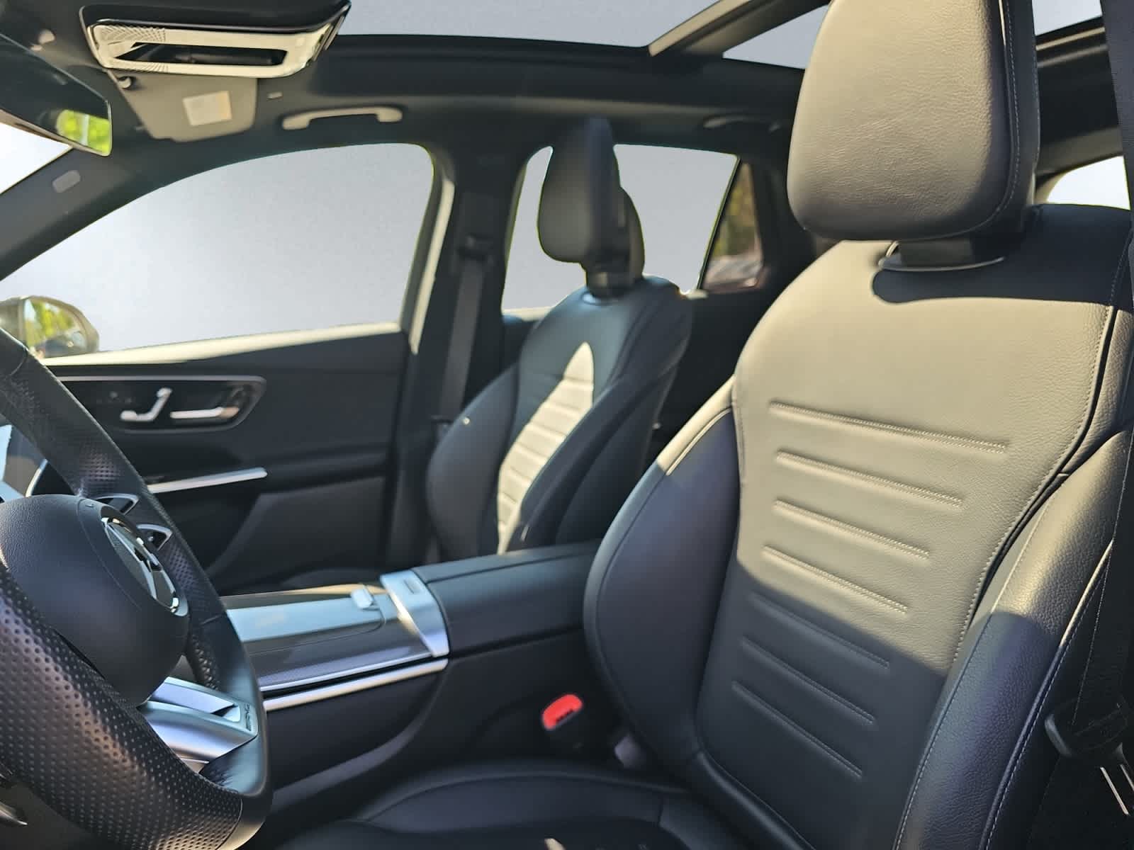 2025 Mercedes-Benz GLC AMG GLC43 - Photo 11