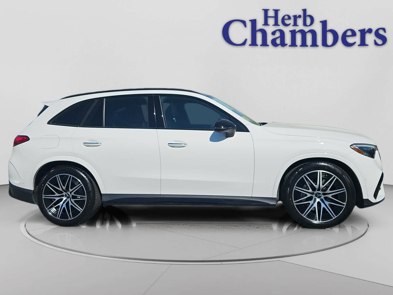 2025 Mercedes-Benz GLC AMG GLC43 - Photo 5