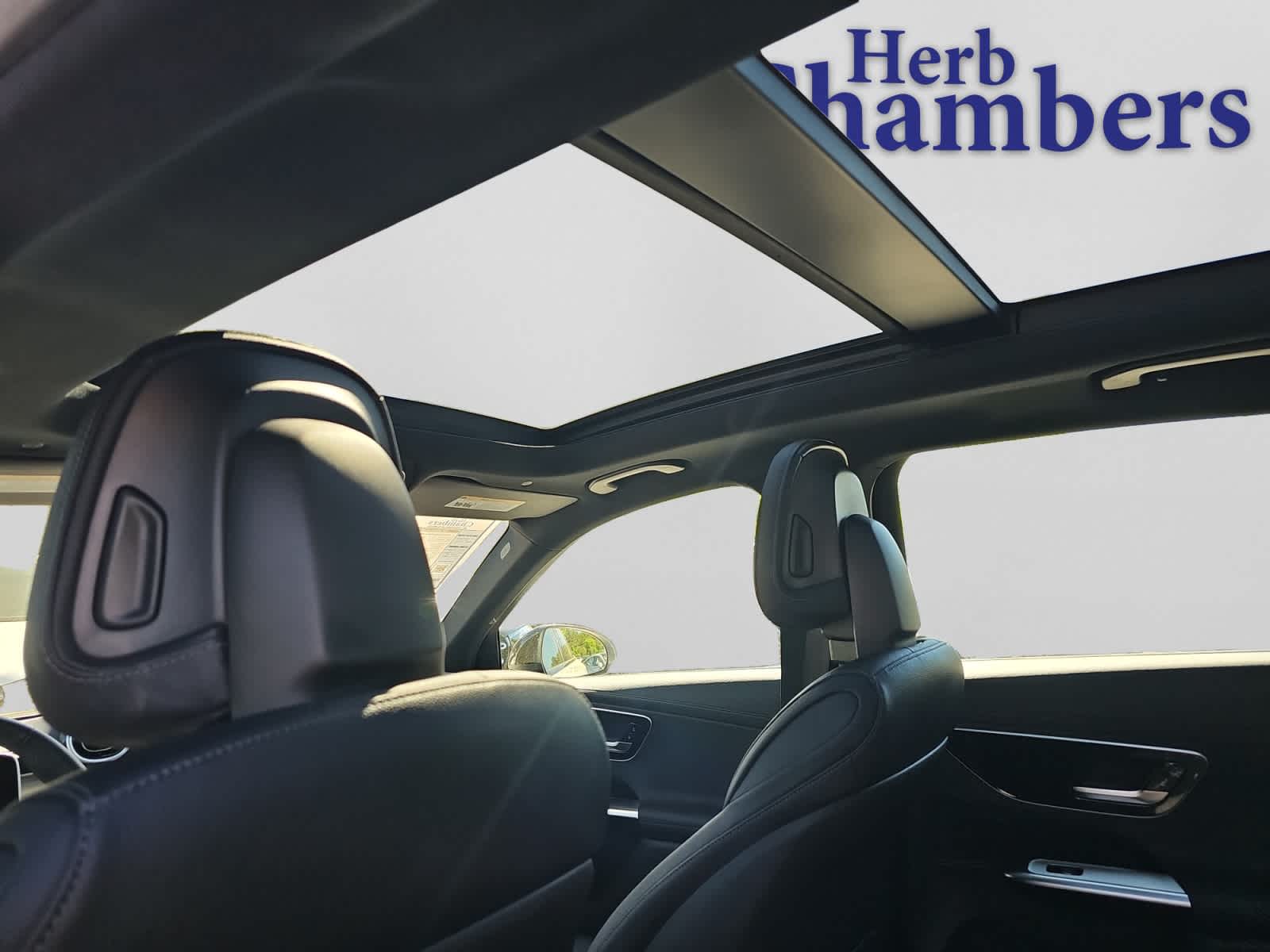 2025 Mercedes-Benz GLC AMG GLC43 - Photo 6