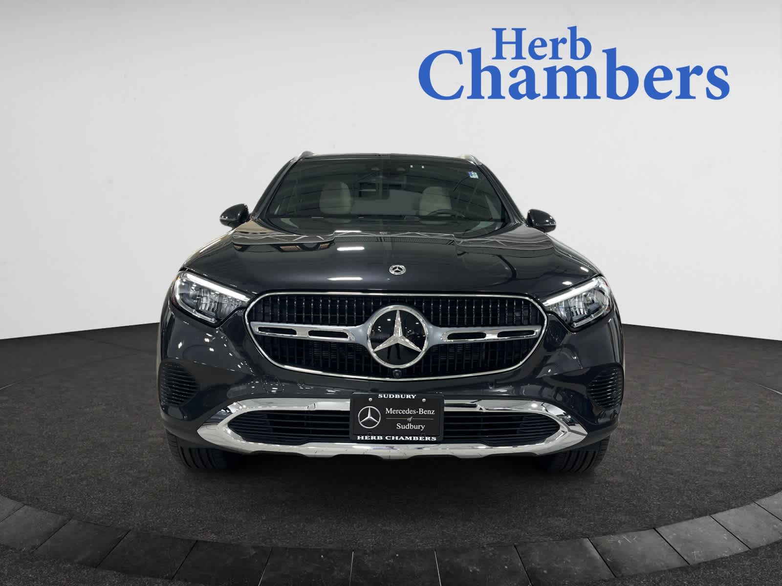 2025 Mercedes Benz GLC 300 4MATIC photo 2