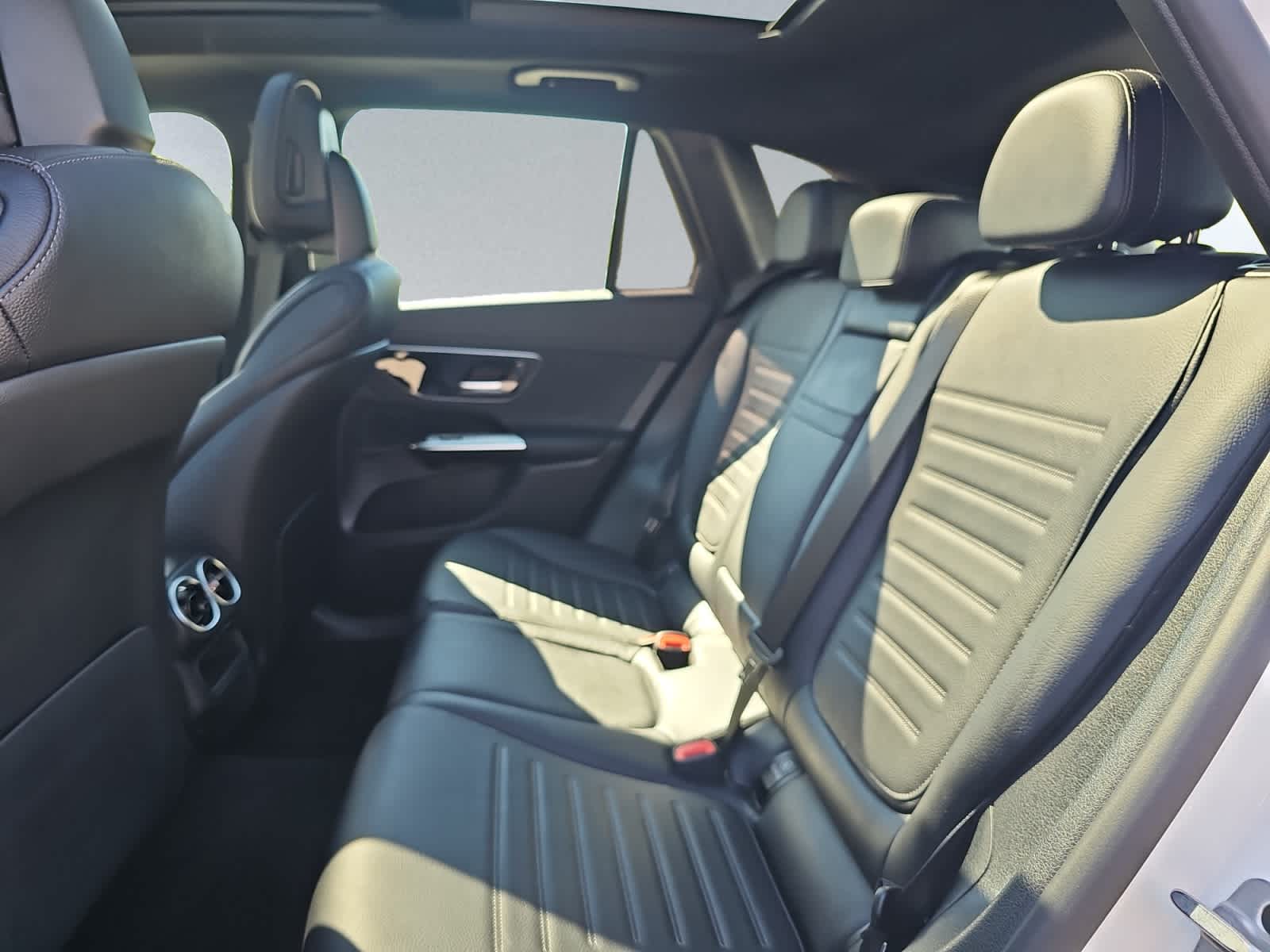2025 Mercedes-Benz GLC AMG GLC43 - Photo 18