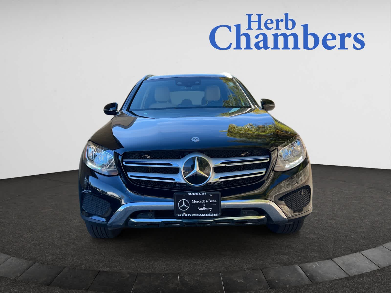 2018 Mercedes Benz GLC 300 4MATIC photo 2