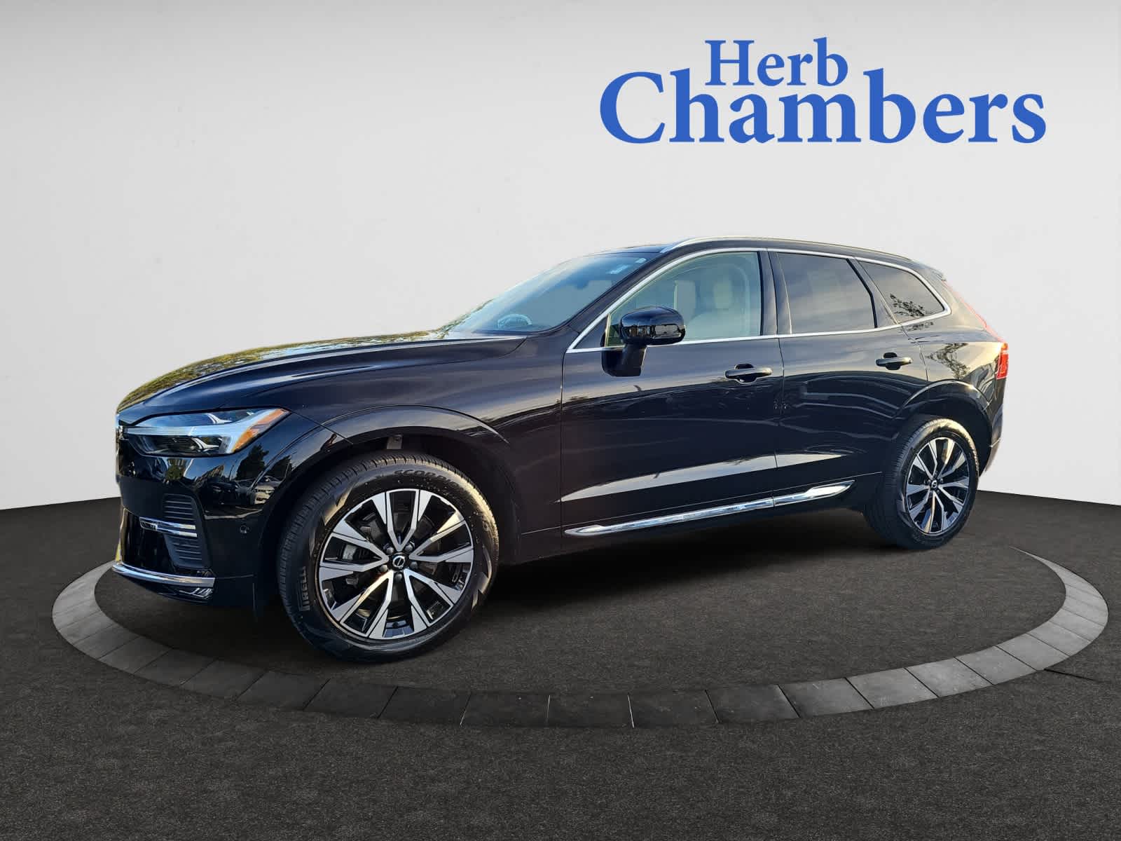 2023 Volvo XC60 B5 Plus photo 3