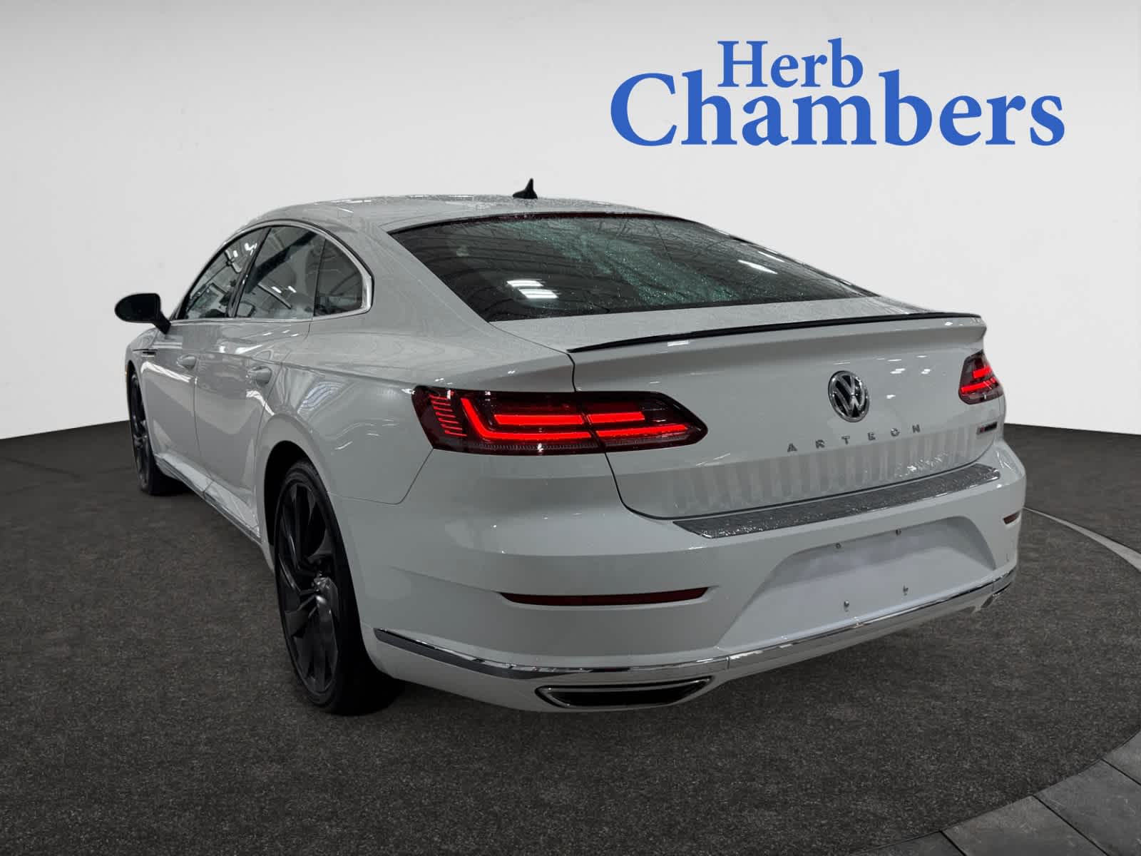 2019 Volkswagen Arteon SEL R-Line photo 3