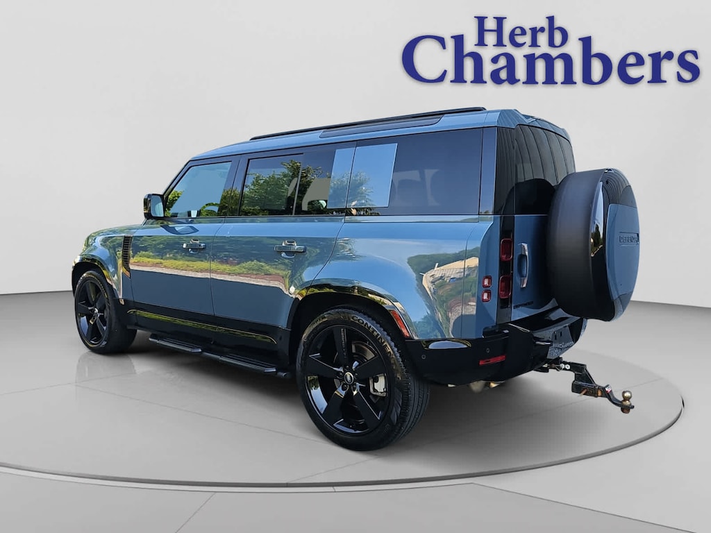 Used 2025 Land Rover Defender 110 X-Dynamic SE SUV