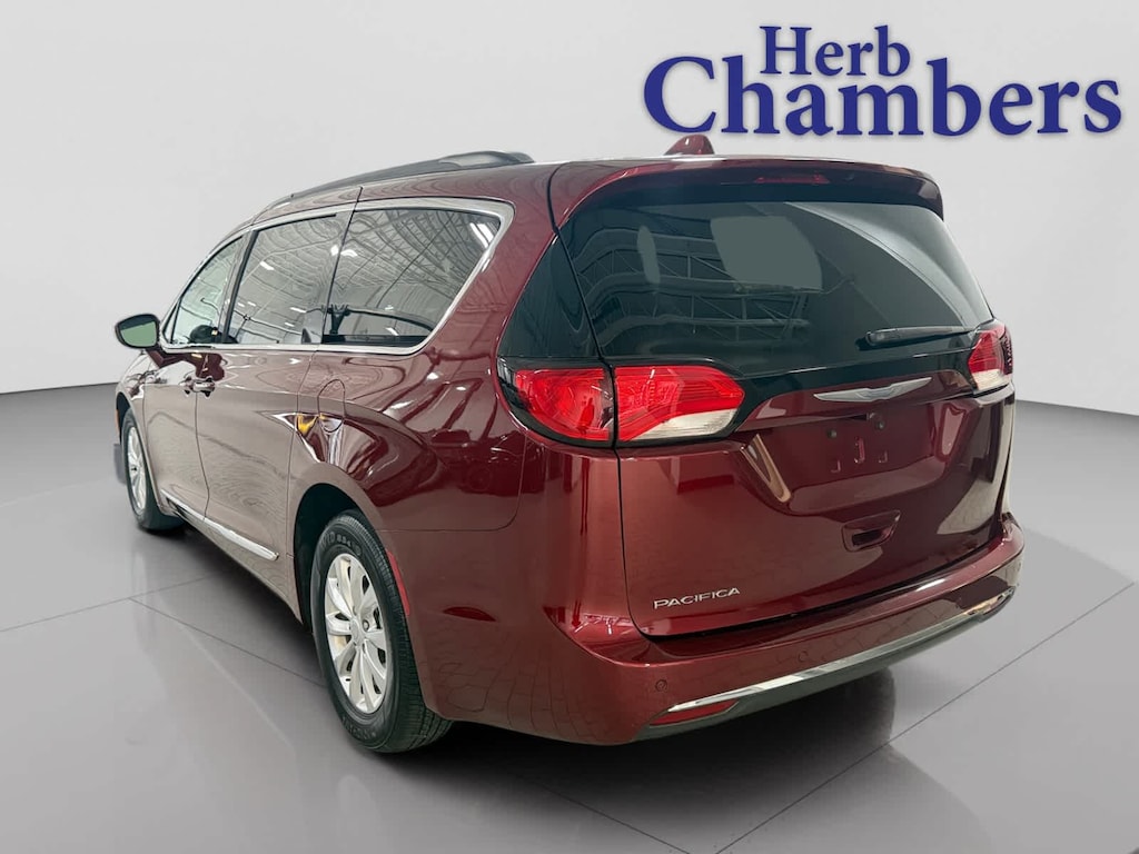 Used 2017 Chrysler Pacifica Touring-L Van